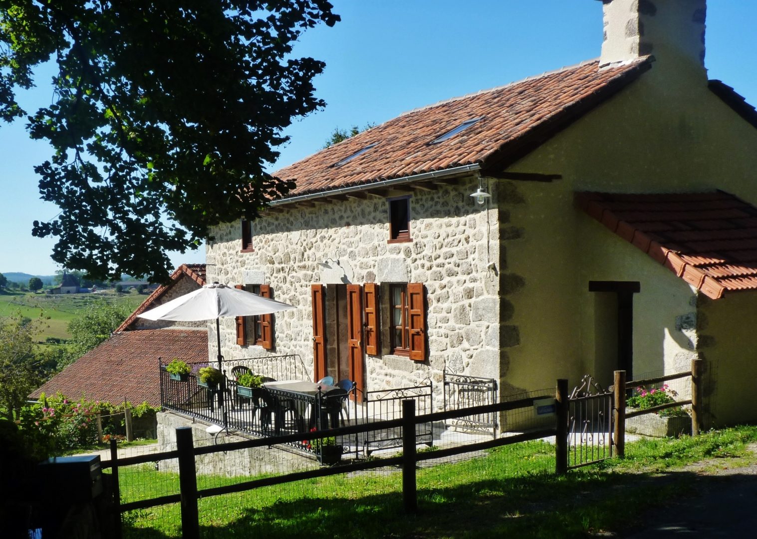 gite cantal familles